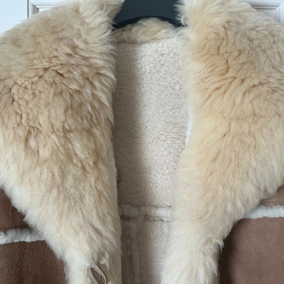 Overland Sheepskin Co. Vintage Sheepskin Coat, size 8, Like New! - Picture 2 of 8